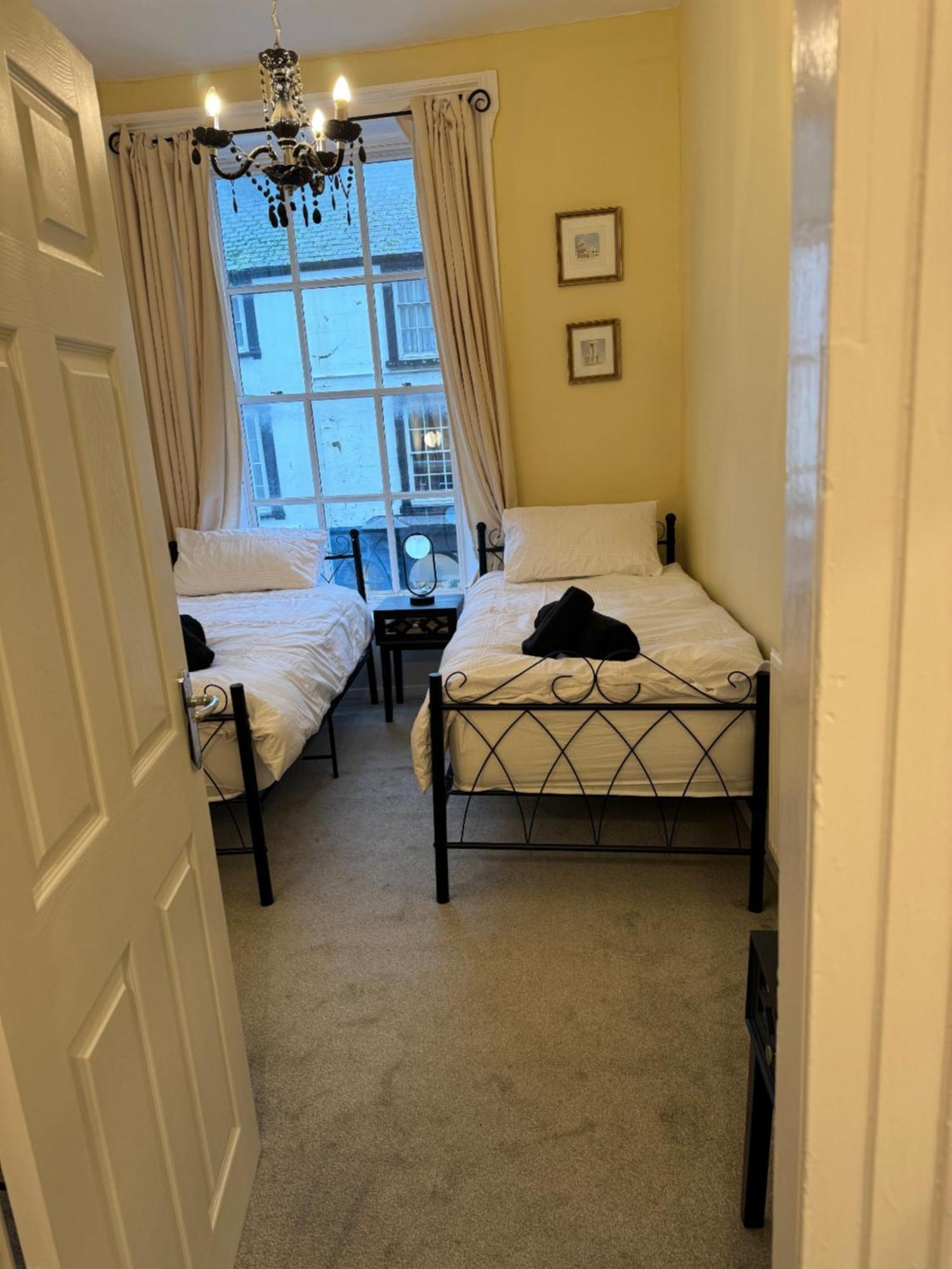 Compton House 1 Apartment คอนวี ภายนอก รูปภาพ