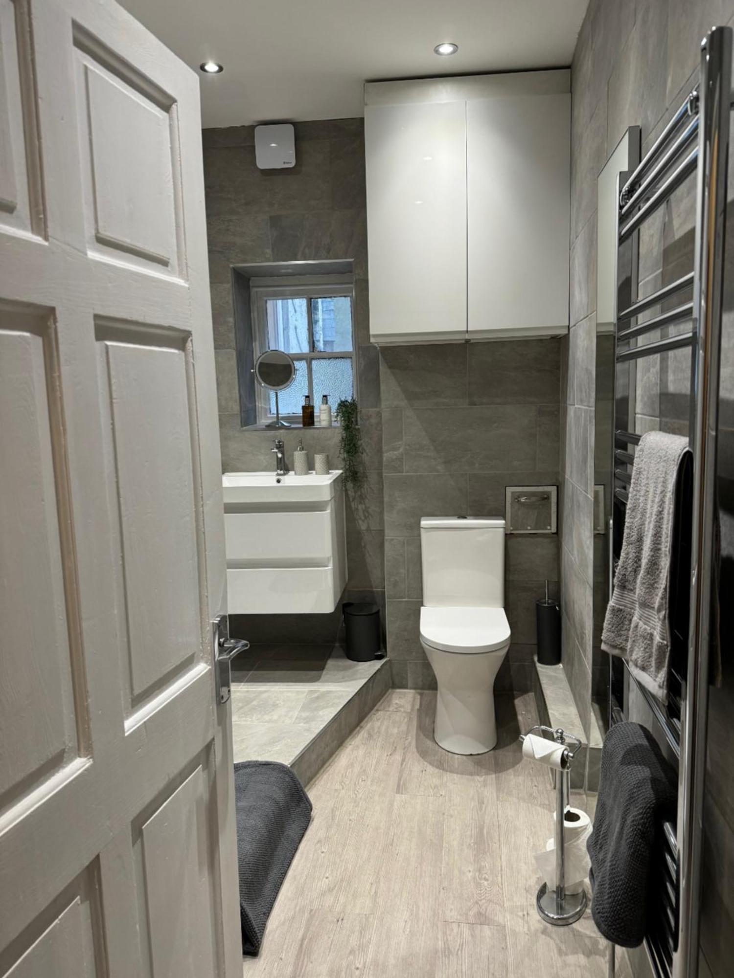 Compton House 1 Apartment คอนวี ภายนอก รูปภาพ