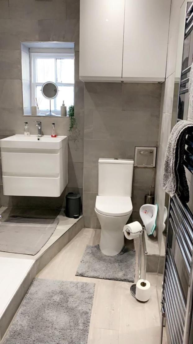 Compton House 1 Apartment คอนวี ภายนอก รูปภาพ
