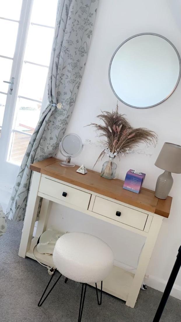 Compton House 1 Apartment คอนวี ภายนอก รูปภาพ