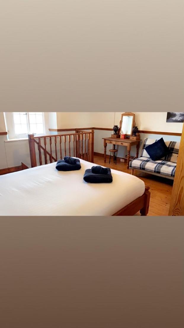 Compton House 1 Apartment คอนวี ภายนอก รูปภาพ